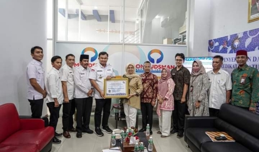 Dharmasraya Raih Prestasi Kepatuhan Terhadap Standar Pelayanan Publik Tahun 2022