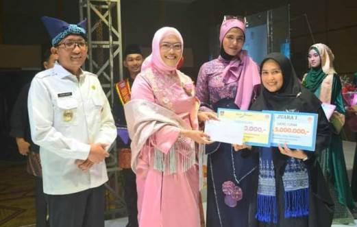 Dibuka Walikota Hendri Septa, Lomba Desain Busana Khas Daerah Kota Padang 2023 Berlangsung Sukses dan Meriah