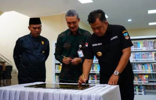 Bupati Dharmasraya Resmikan Gedung Layanan Perpustakaan Umum Bernilai Rp.8,7 Milyar