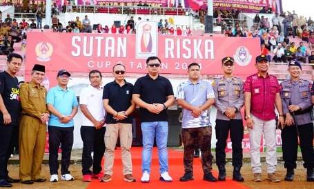 Untuk Kedua Kalinya Kegiatan Turnamen SR CUP 2 Tahun 2024 Kembali Dilaksanakan, Pimpinan DPRD Kabupaten Dharmasraya Ikut Menghadiri