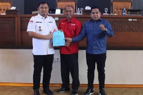 Bupati Berikan Jawaban Atas Pandangan Umum DPRD Terhadap Ranperda Pertanggungjawaban Pelaksanaan APBD 2023