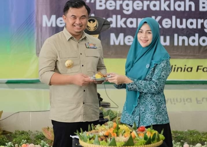 Bupati Sutan Riska Tekankan Agar Tingkatkan Kompetensi Kader Pada Pembukaan Jambore PKK 2024